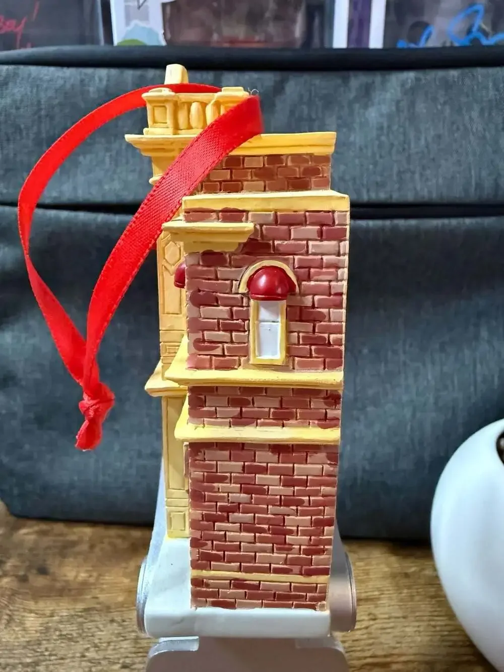 EUC Disney Disneyland Main Street Fire Dept 105 & Walt's Apartment Ornament 2020